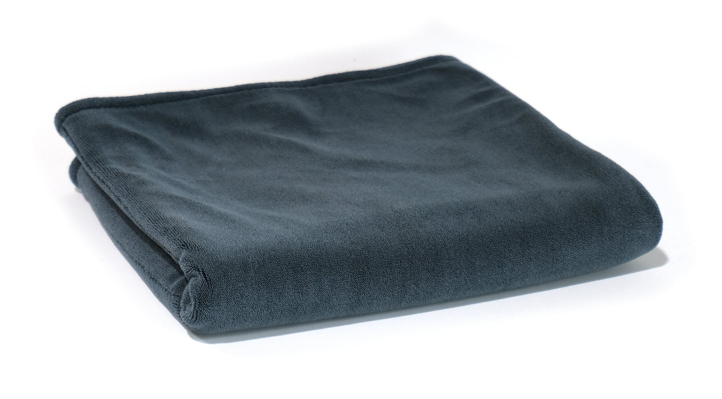 The FibreKing Gold Label 900 GSM Korean Drying Towel, crafted from premium microfiber, is neatly folded on a white background—ideal for car care enthusiasts.